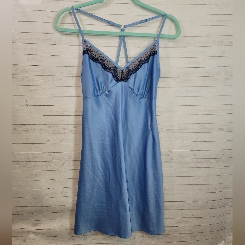 SECRET TREASURES LIGHT BLUE & BLACK LACE RACER BACK CHEMISE, SZ SMALL